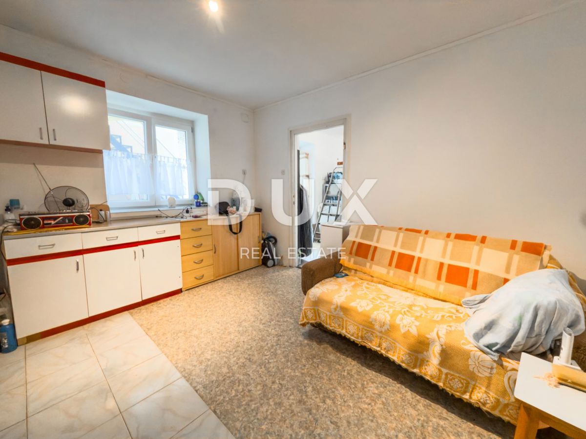NOVI VINODOLSKI - hiša s 4 apartmaji