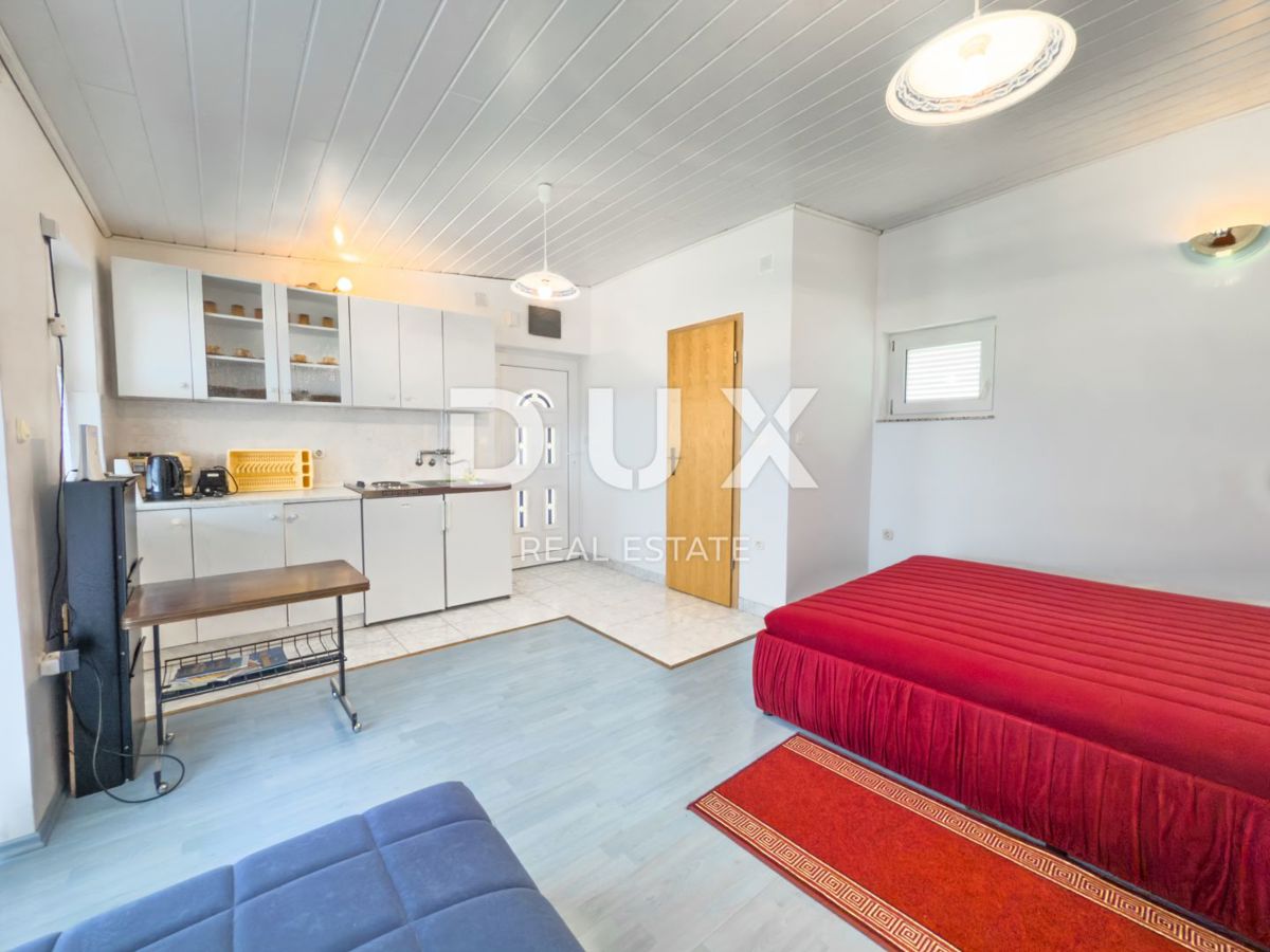 NOVI VINODOLSKI - hiša s 4 apartmaji