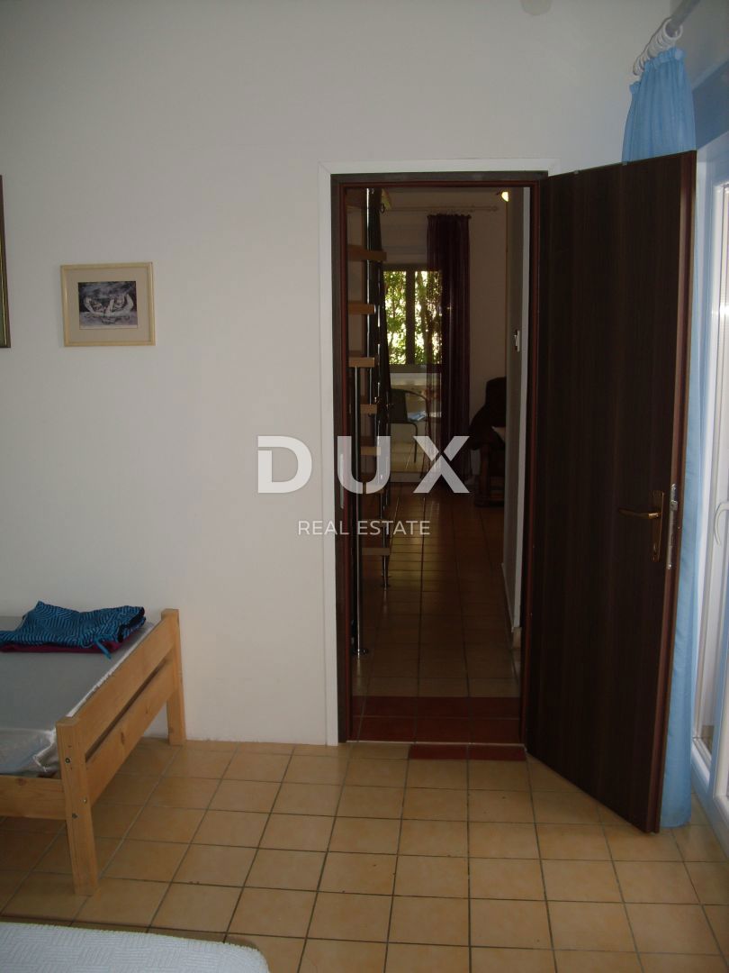 MESTO KRK - Apartma 126 m2 z razgledom in 200 m od morja