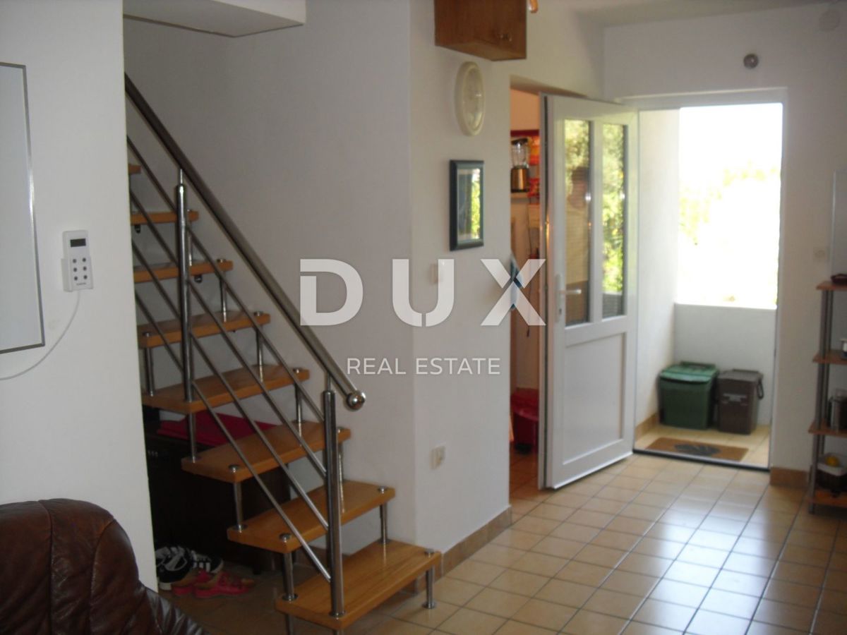 MESTO KRK - Apartma 126 m2 z razgledom in 200 m od morja