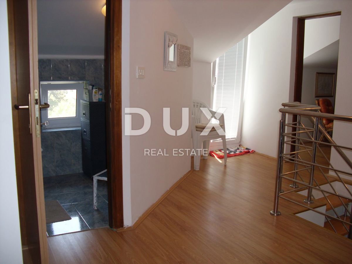 MESTO KRK - Apartma 126 m2 z razgledom in 200 m od morja