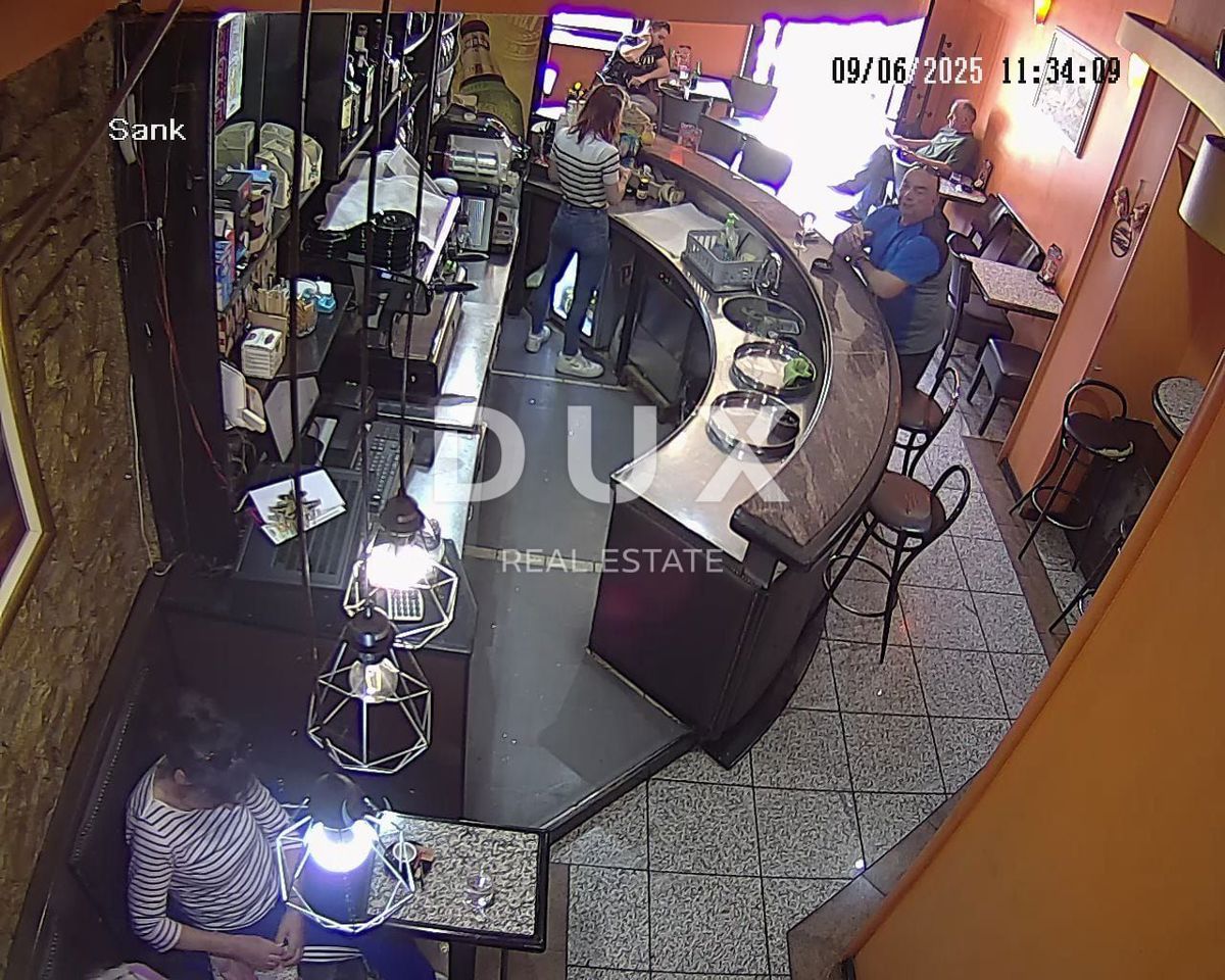 ISTRA, PULA Kavarna v središču Pulja