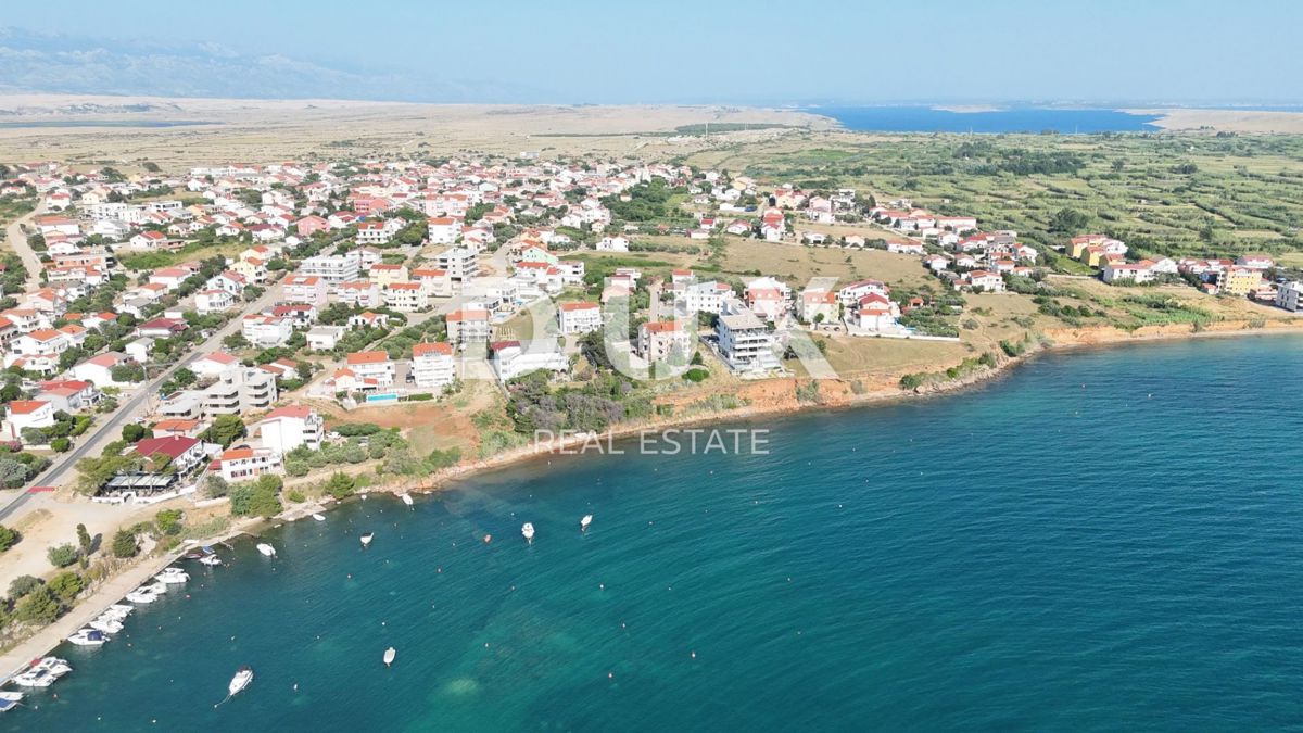 OTOK PAG, POVLJANA - Dvonadstropno stanovanje 83m2, 1. vrsta do morja