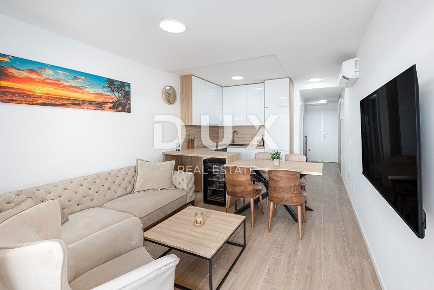 OTOK PAG, POVLJANA - Dvonadstropno stanovanje 83m2, 1. vrsta do morja