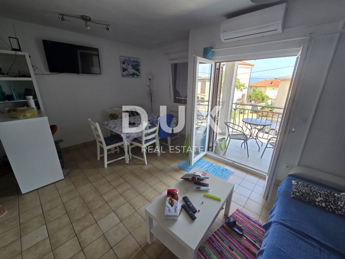 NOVI VINODOLSKI - Apartma 50 m2, 300 m od morja
