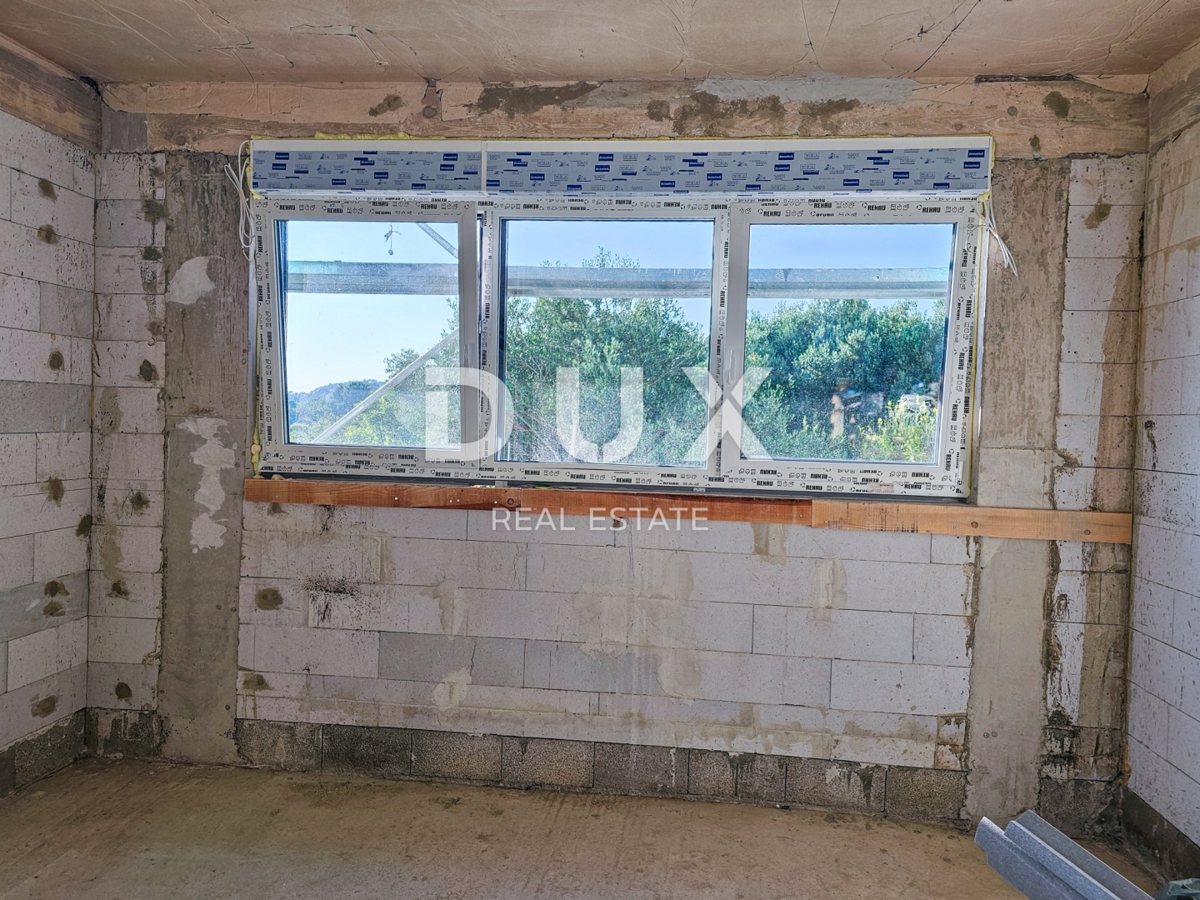 OTOK RAB, BANJOL - Apartma z zasebnim bazenom v zelenem okolju