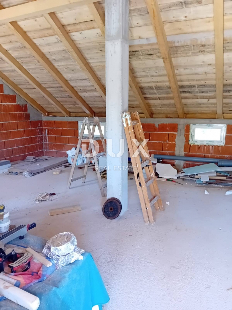 STANKOVCI, ZADAR - UGODNO! Očarljiva obnovljena stara hiša z dvoriščem