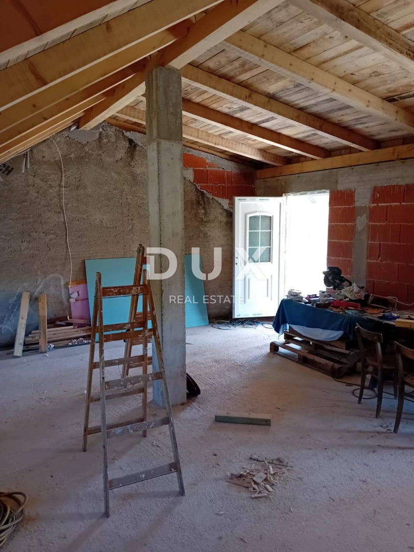 STANKOVCI, ZADAR - UGODNO! Očarljiva obnovljena stara hiša z dvoriščem