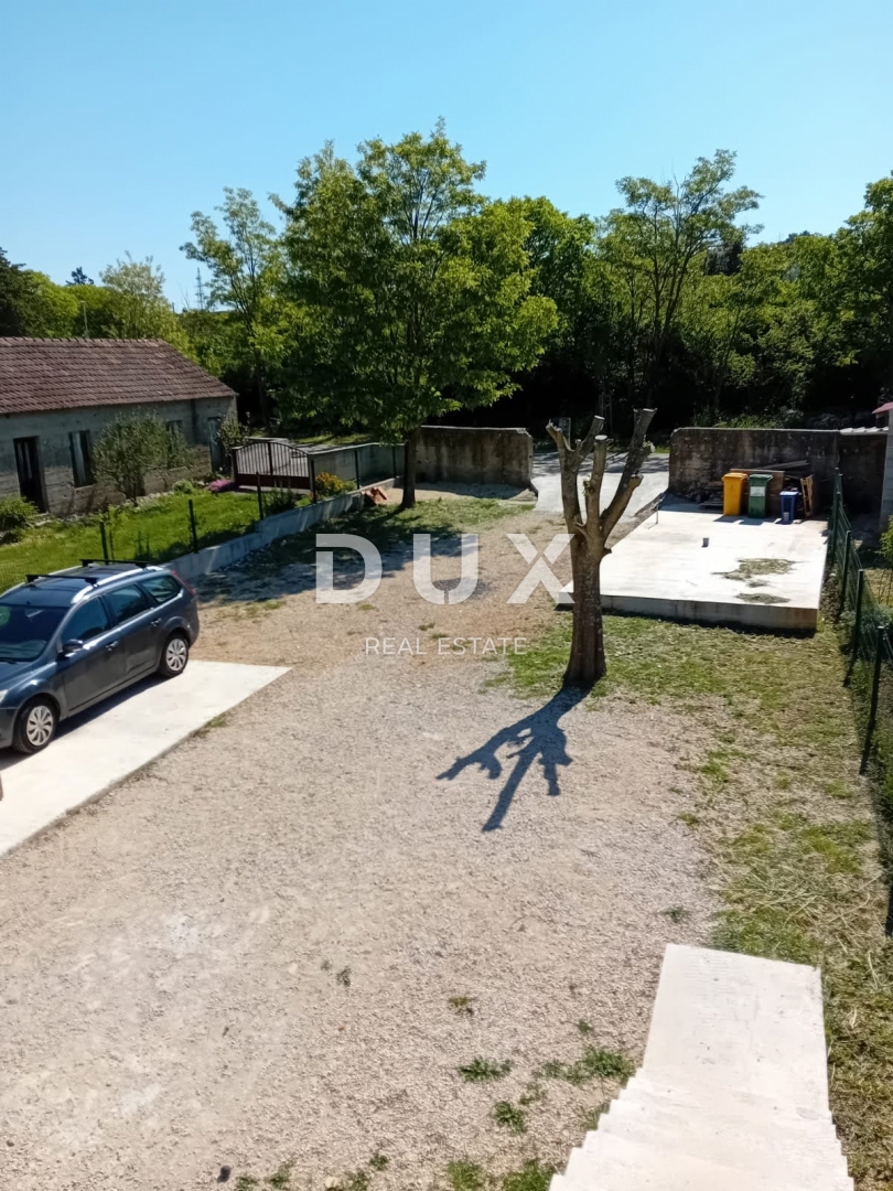 STANKOVCI, ZADAR - UGODNO! Očarljiva obnovljena stara hiša z dvoriščem
