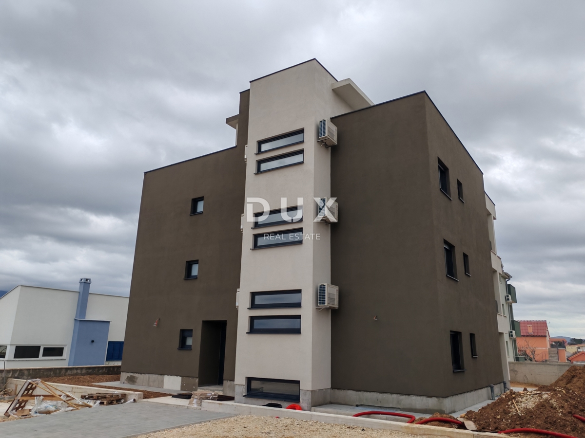 ZADAR, RAŽANAC - Novogradnja! Talno ogrevanje, dvigalo, pogled na morje, shramba...! S2