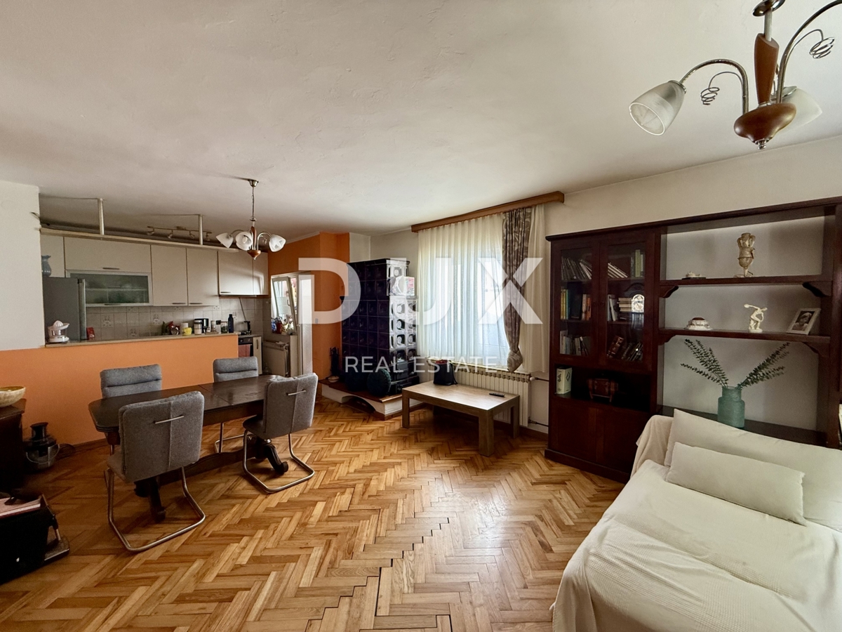 ZAGREB, ČRNOMEREC - Prostorna hiša v treh nadstropjih z garažo!