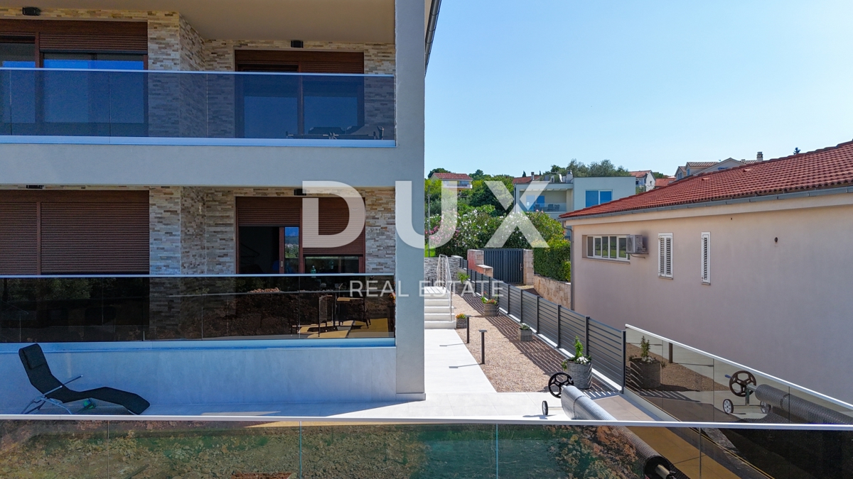 OTOK KRK, MALINSKA - Moderna vila, ki ima vse. In še malo več.