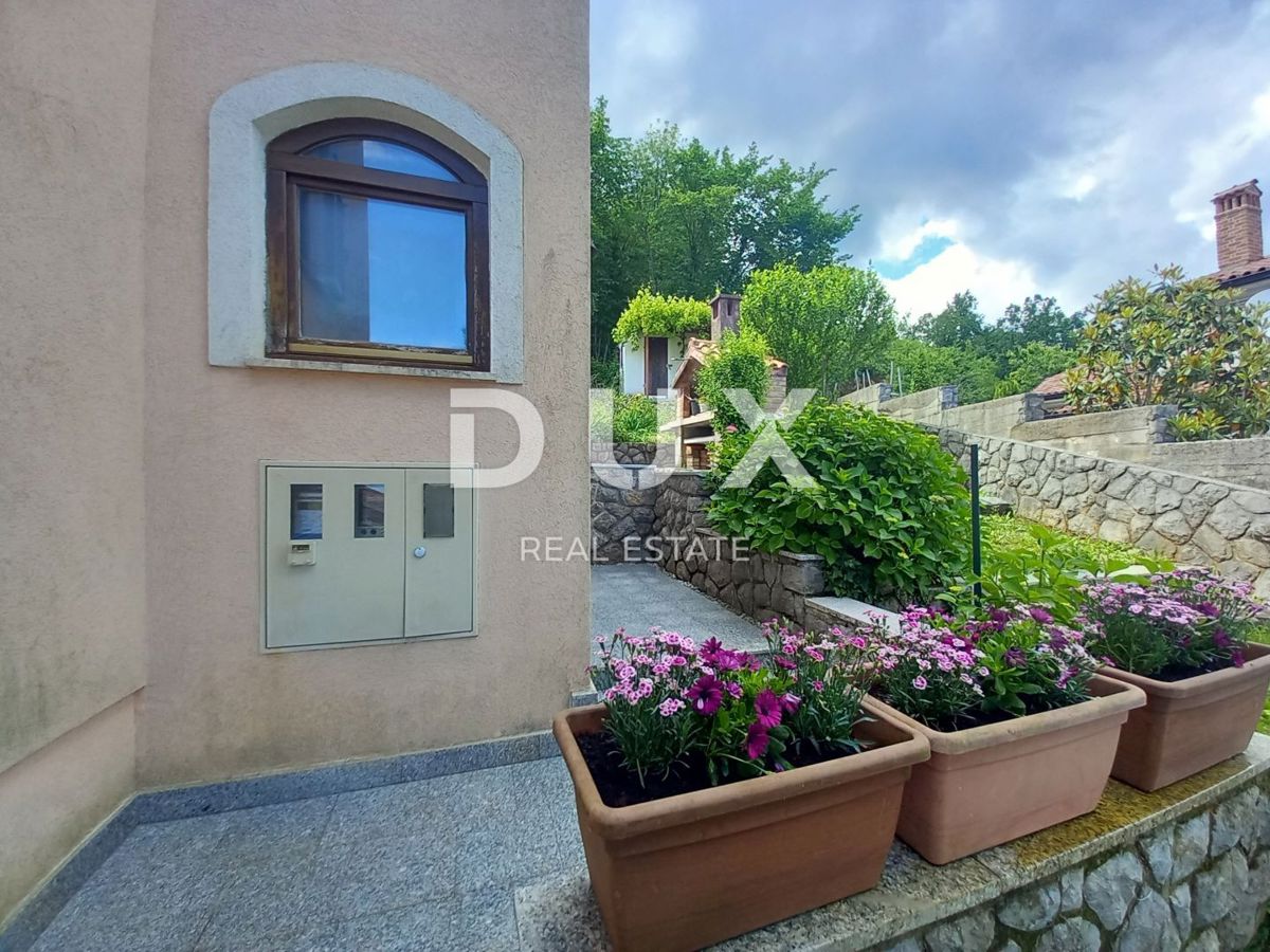 OPATIJA, POLJANE - Čudovita samostojna hiša z bazenom, garažo in pogledom na morje