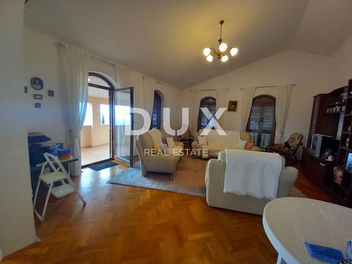 OPATIJA, POLJANE - Čudovita samostojna hiša z bazenom, garažo in pogledom na morje