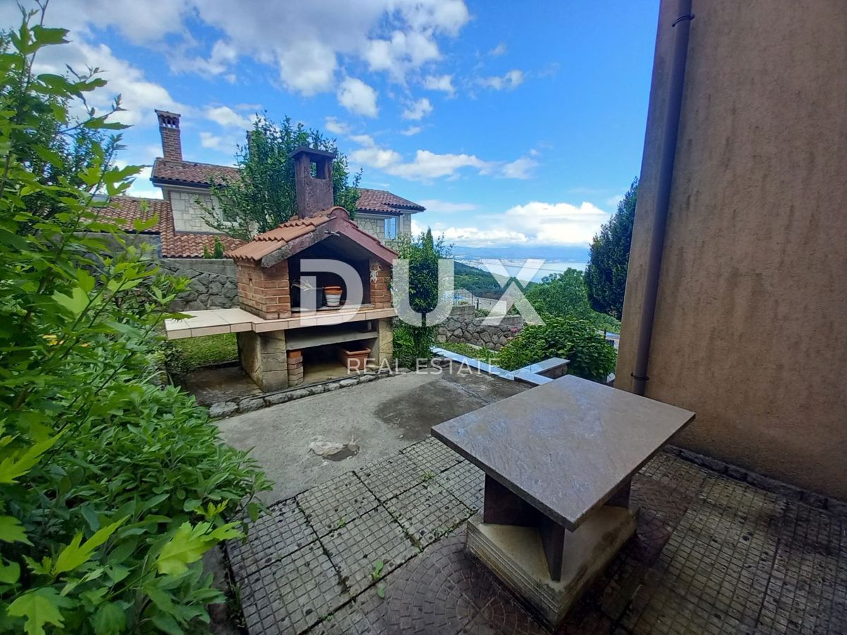 OPATIJA, POLJANE - Čudovita samostojna hiša z bazenom, garažo in pogledom na morje