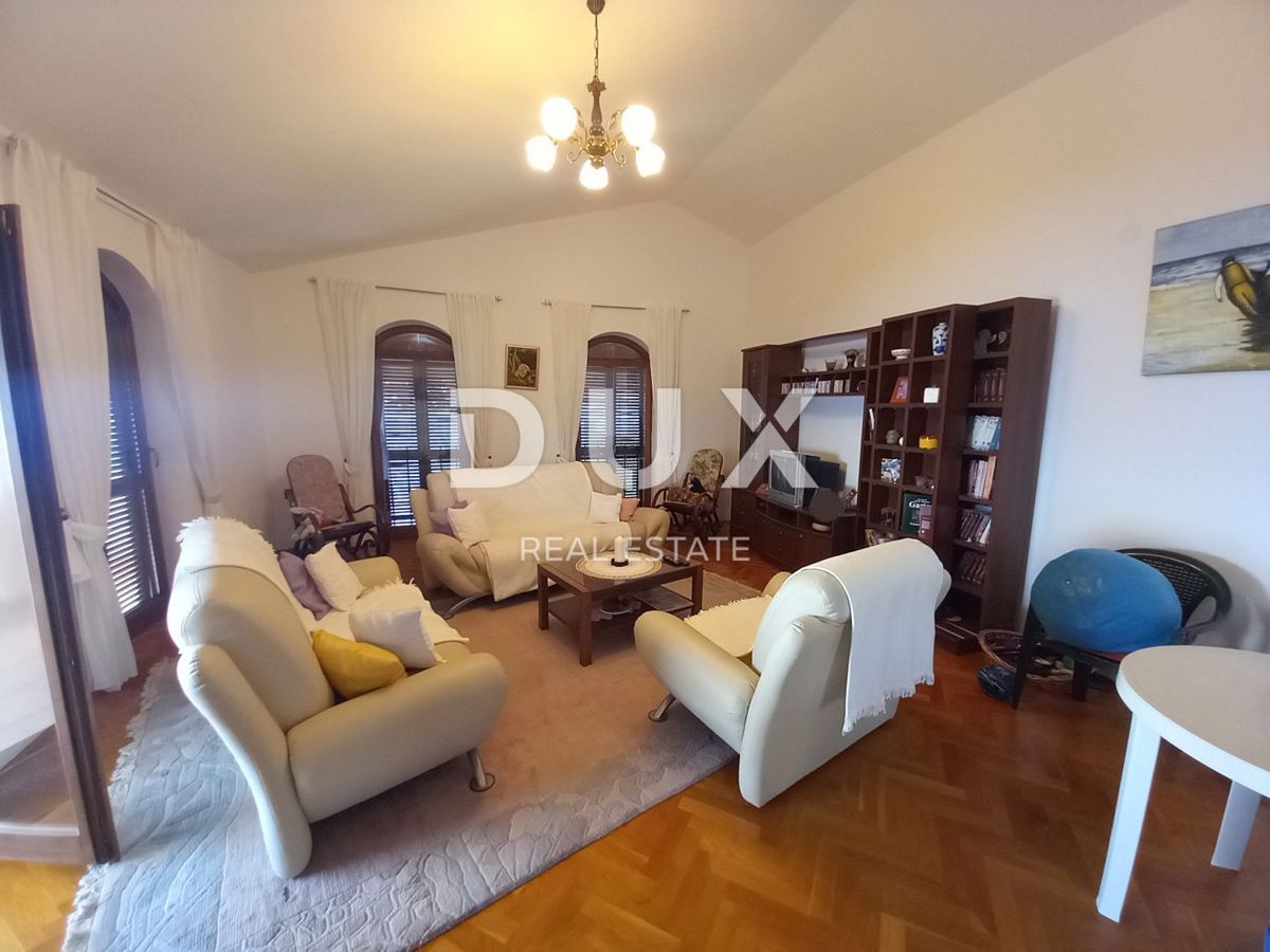 OPATIJA, POLJANE - Čudovita samostojna hiša z bazenom, garažo in pogledom na morje