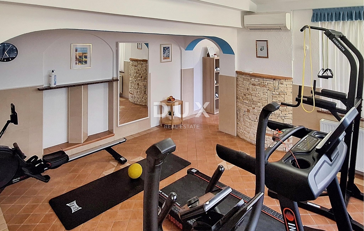 ISTRA, BUJE - Apartmajska hiša z bazenom