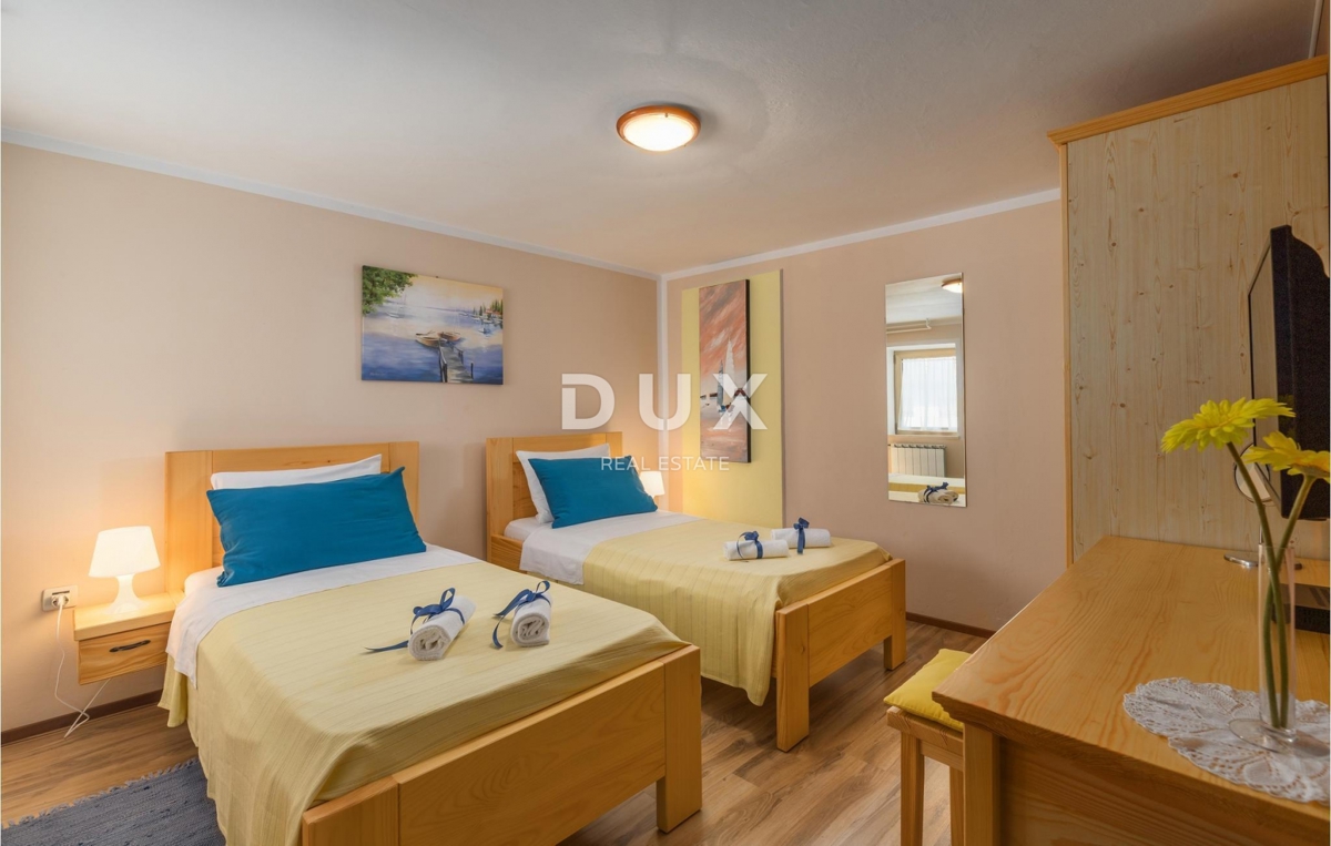 ISTRA, BUJE - Apartmajska hiša z bazenom