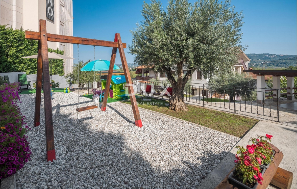 ISTRA, BUJE - Apartmajska hiša z bazenom