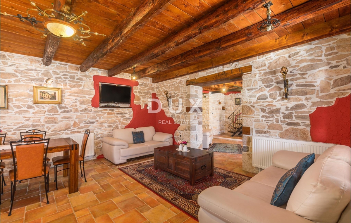 ISTRA, BUJE - Apartmajska hiša z bazenom