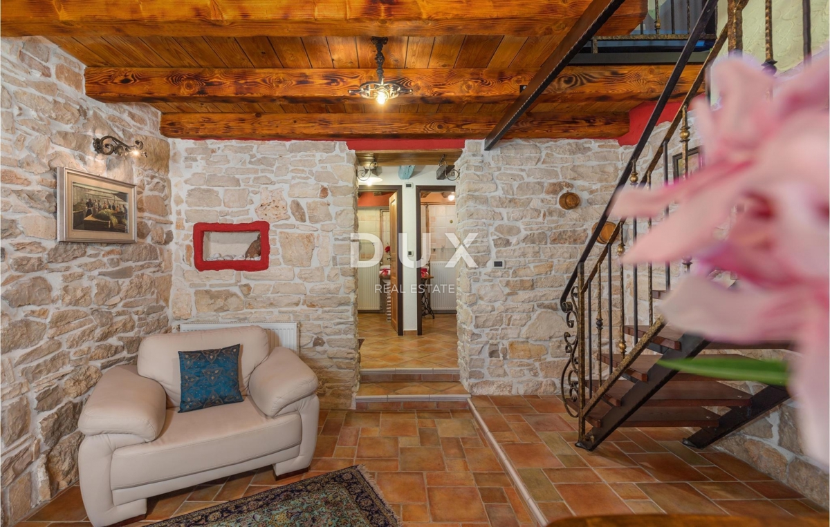 ISTRA, BUJE - Apartmajska hiša z bazenom