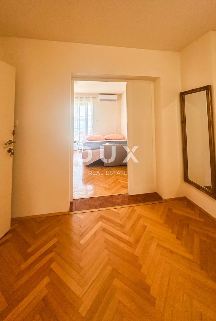 CRIKVENICA - Apartma razdeljen na dva apartmaja s čudovitim pogledom na morje. GARAŽA!