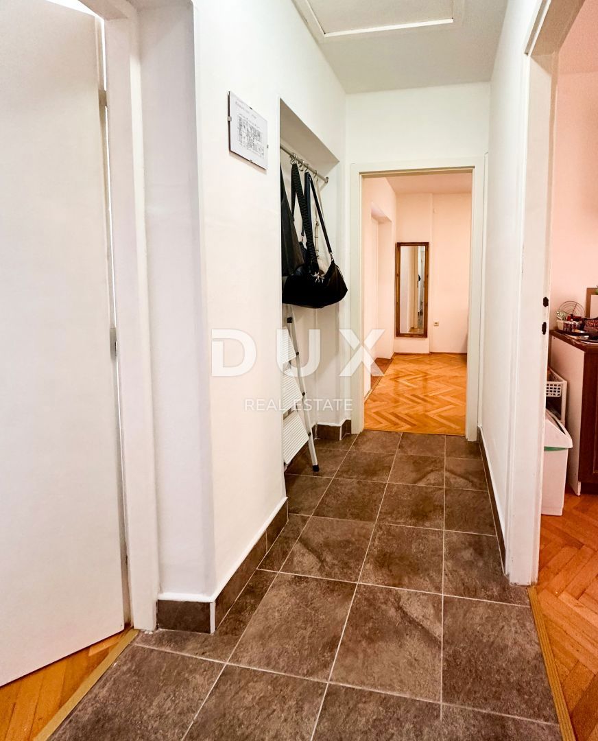 CRIKVENICA - Apartma razdeljen na dva apartmaja s čudovitim pogledom na morje. GARAŽA!