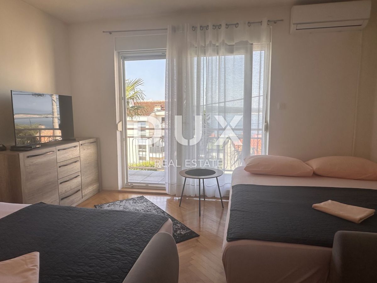 CRIKVENICA - Apartma razdeljen na dva apartmaja s čudovitim pogledom na morje. GARAŽA!