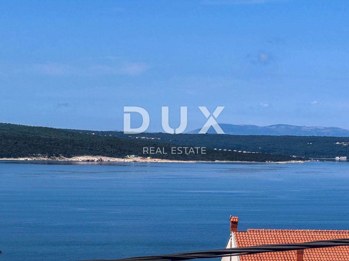 CRIKVENICA - Apartma razdeljen na dva apartmaja s čudovitim pogledom na morje. GARAŽA!