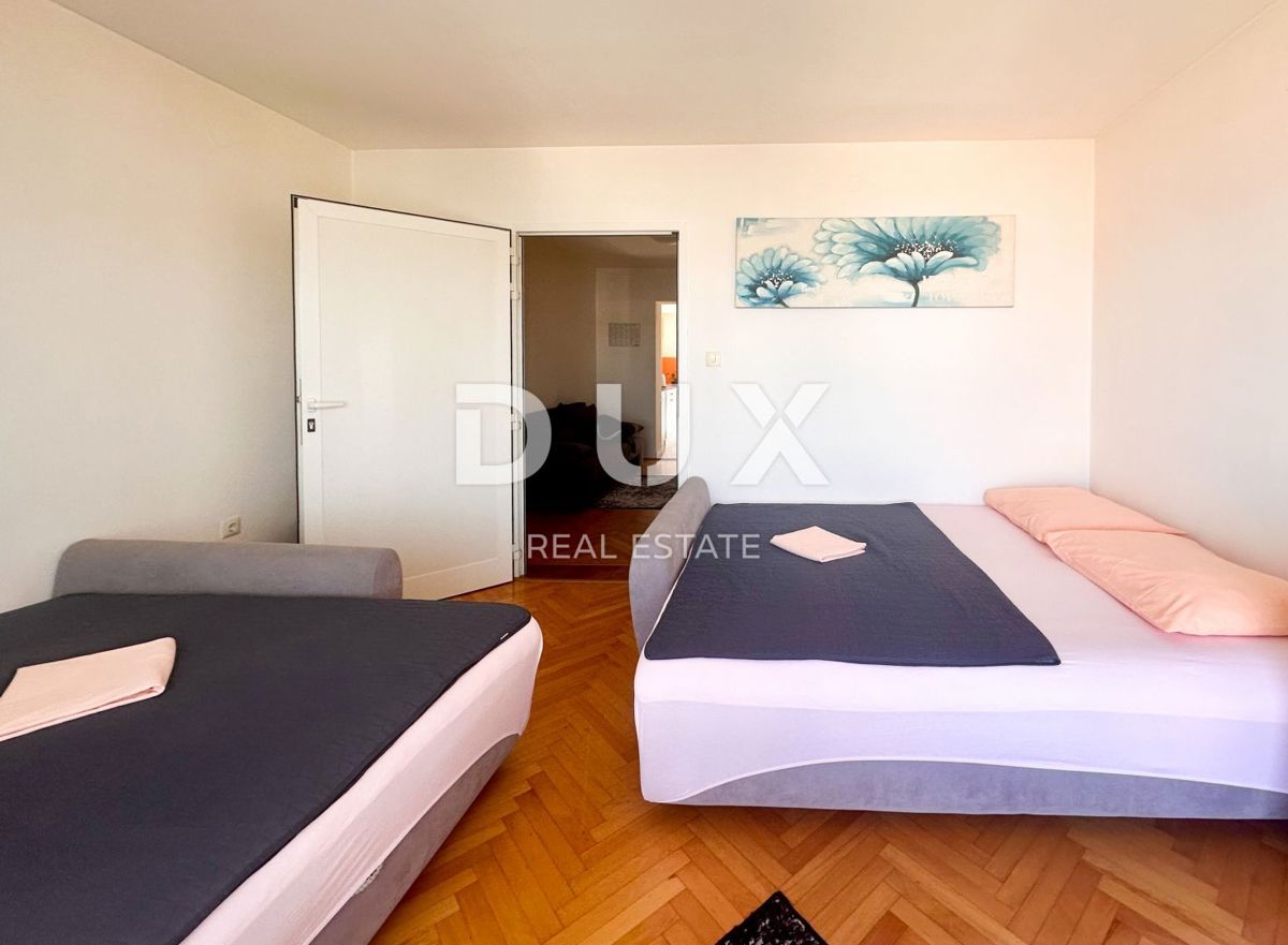 CRIKVENICA - Apartma razdeljen na dva apartmaja s čudovitim pogledom na morje. GARAŽA!