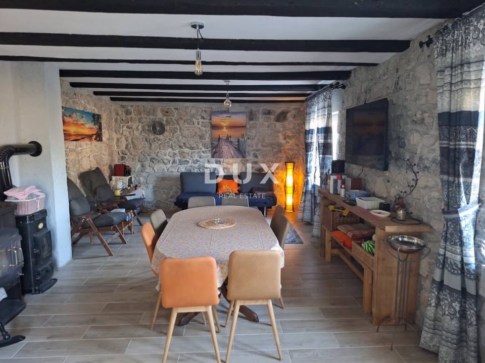 VRBOVSKO - urejena hiša s čudovitim vrtom