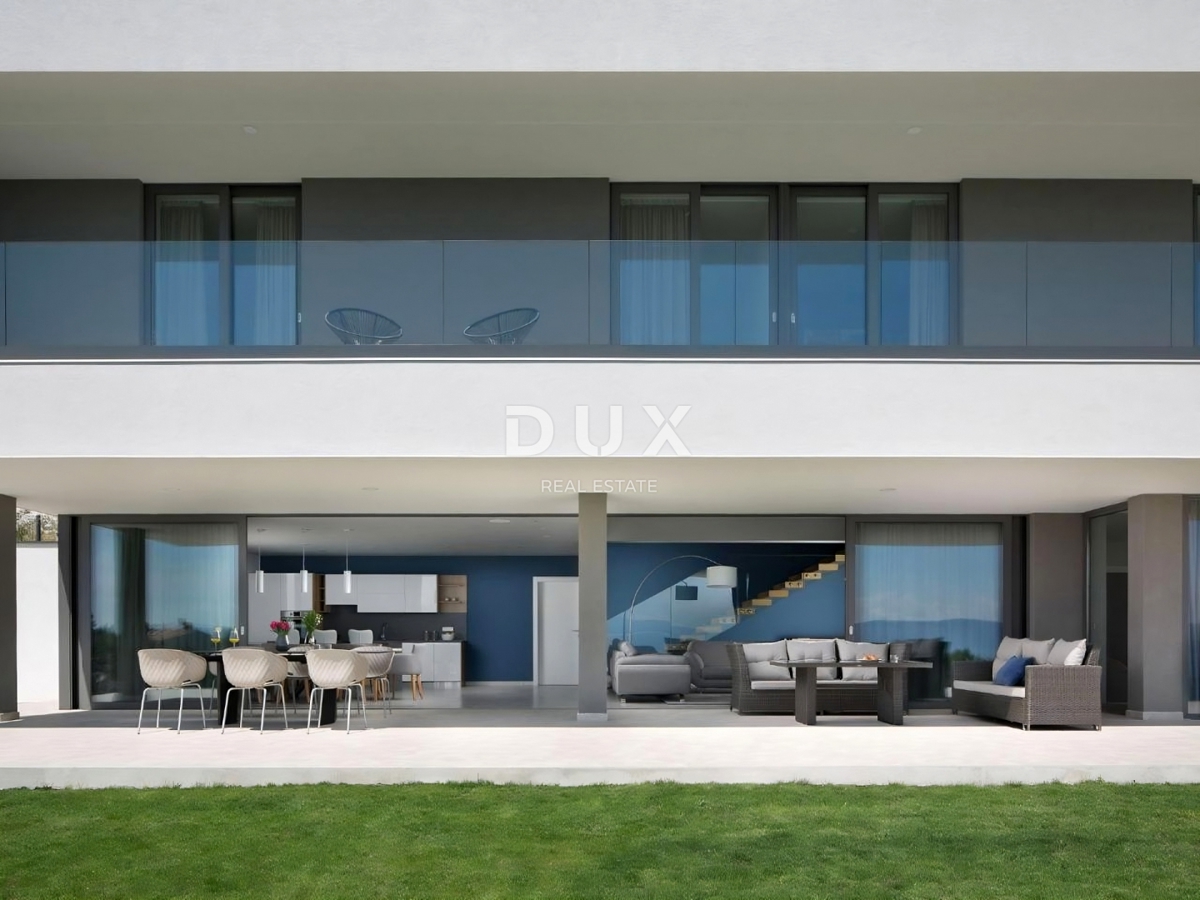 ISTRA, RABAC - Moderna vila s panoramskim pogledom na morje