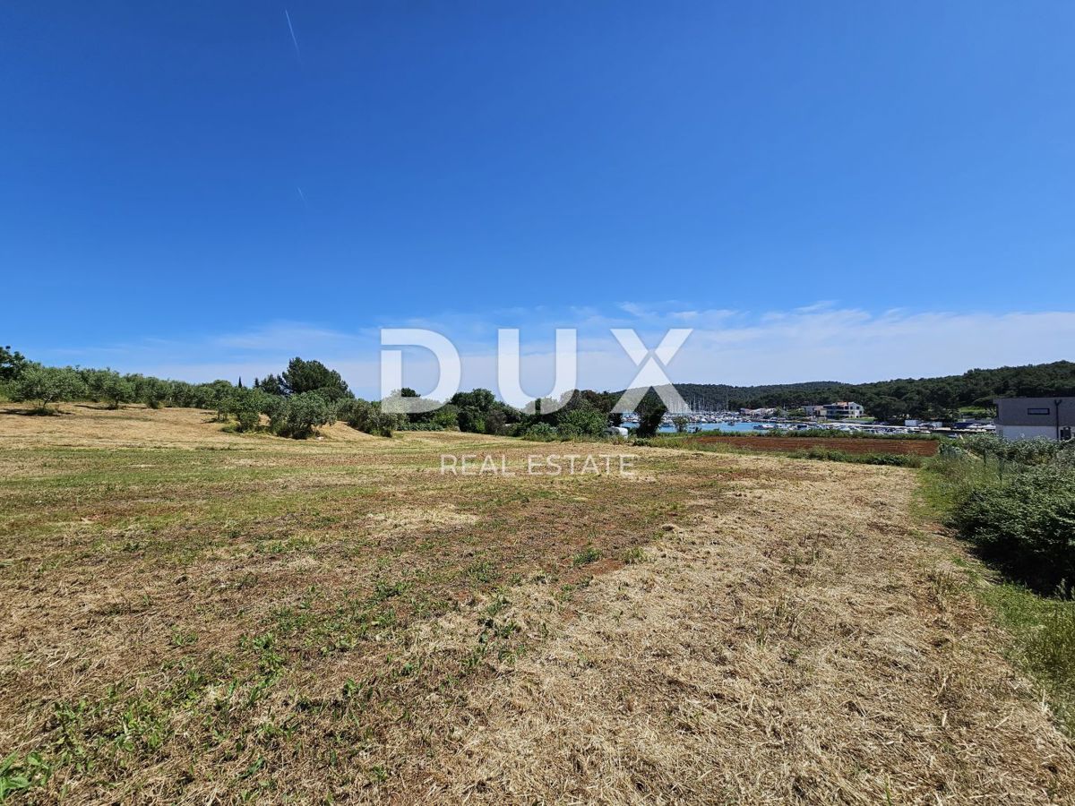 ISTRA, POMER - Urejeno gradbeno zemljišče s pogledom na morje, idealno za gradnjo vile/hiše/družinske hiše