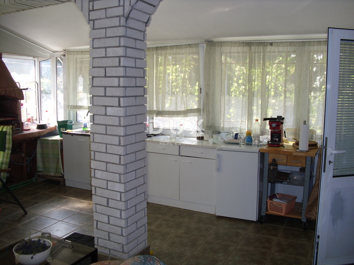 OTOK KRK, ZALIV SOLINE - Samostojna hiša 100 m od morja