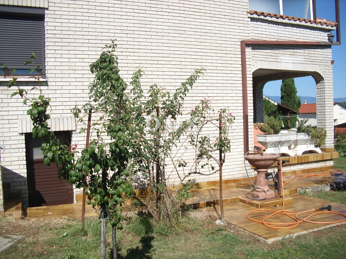 OTOK KRK, ZALIV SOLINE - Samostojna hiša 100 m od morja