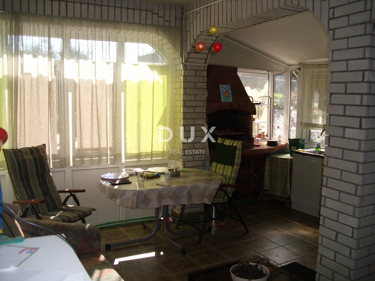 OTOK KRK, ZALIV SOLINE - Samostojna hiša 100 m od morja