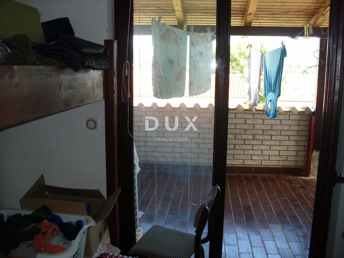 OTOK KRK, ZALIV SOLINE - Samostojna hiša 100 m od morja