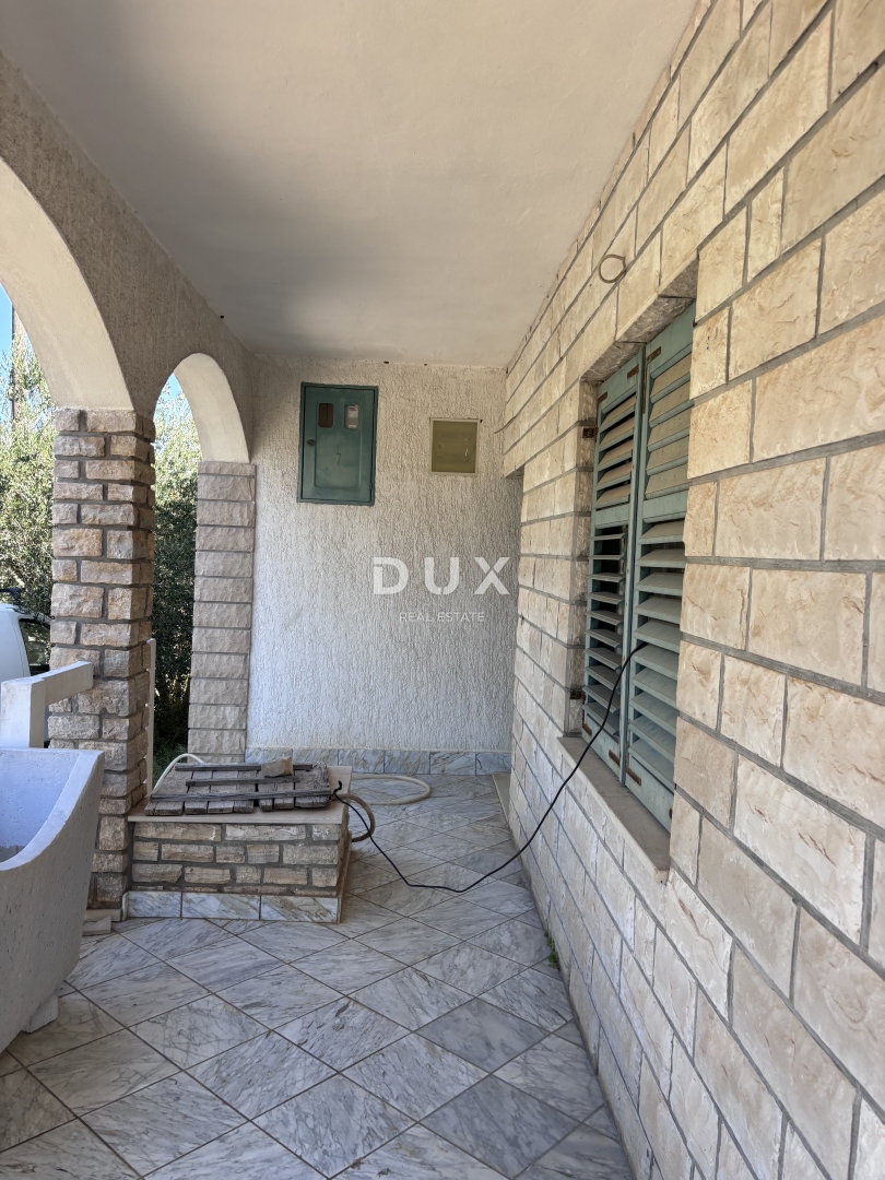 PAŠMAN, NEVIĐANE - Hiša za prenovo 100 m od morja