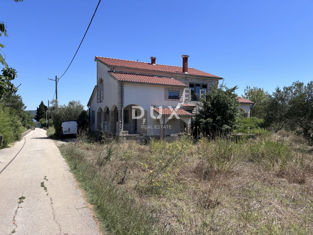 PAŠMAN, NEVIĐANE - Hiša za prenovo 100 m od morja