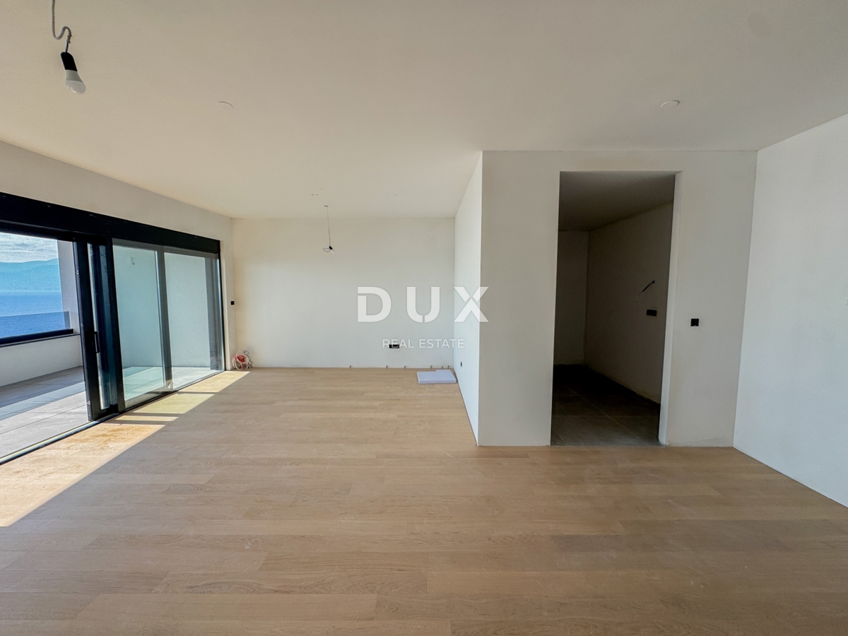 RIJEKA, KANTRIDA - 102 m2 veliko stanovanje v luksuzni novogradnji le 250 metrov od morja z garažo in panoramskim pogledom na morje