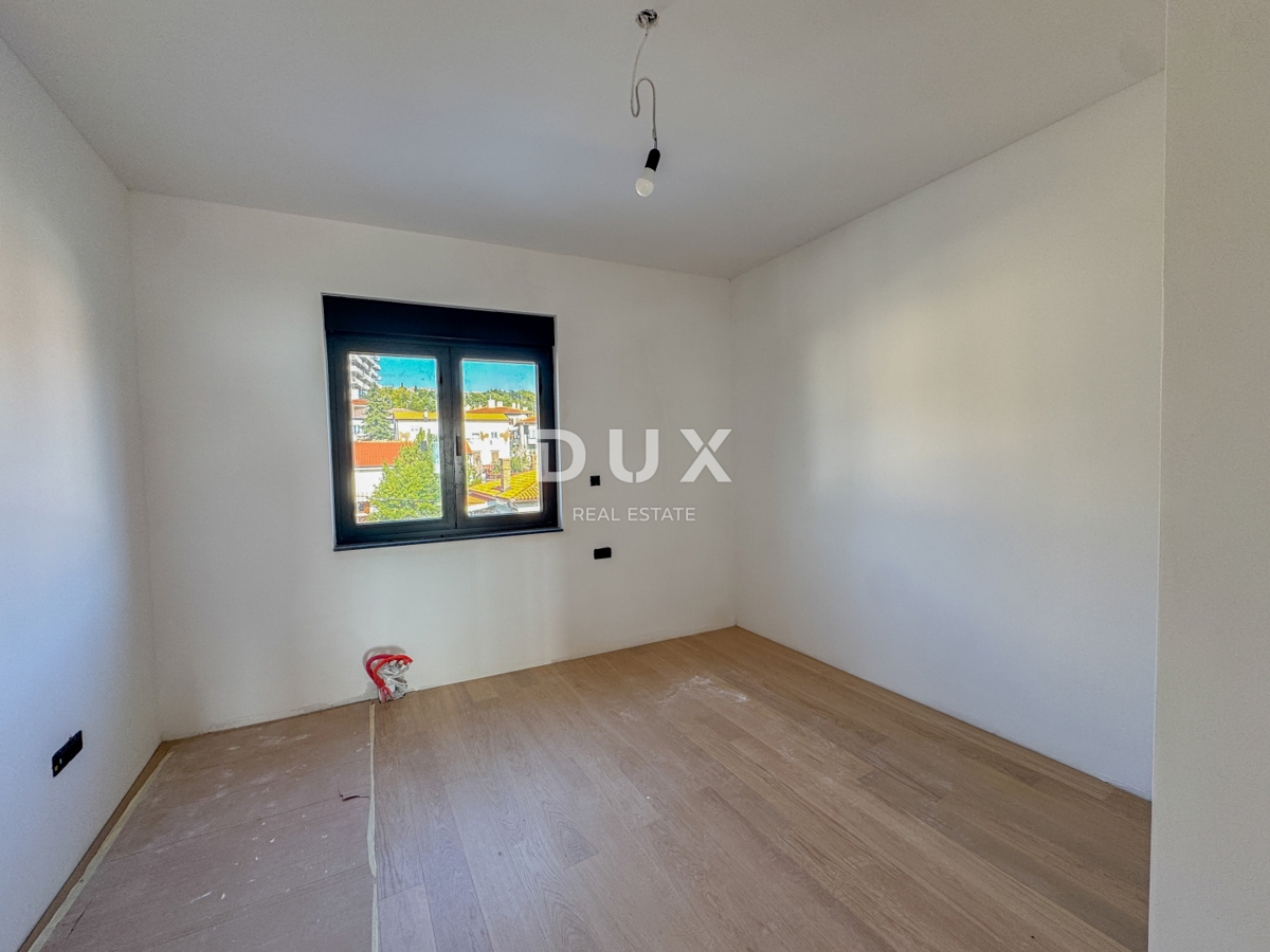 RIJEKA, KANTRIDA - 102 m2 veliko stanovanje v luksuzni novogradnji le 250 metrov od morja z garažo in panoramskim pogledom na morje