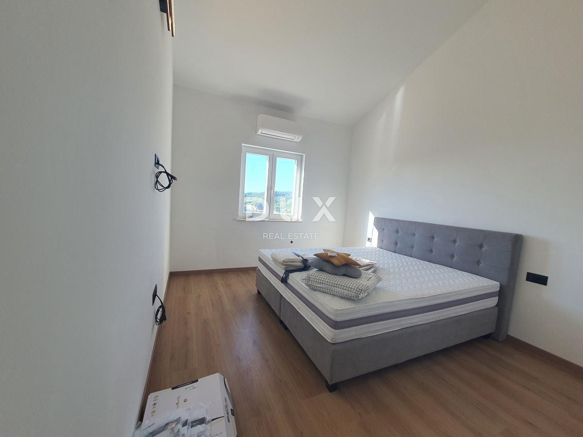 OPATIJA, BREGI - Novozgrajena hiša z bazenom in pogledom na morje