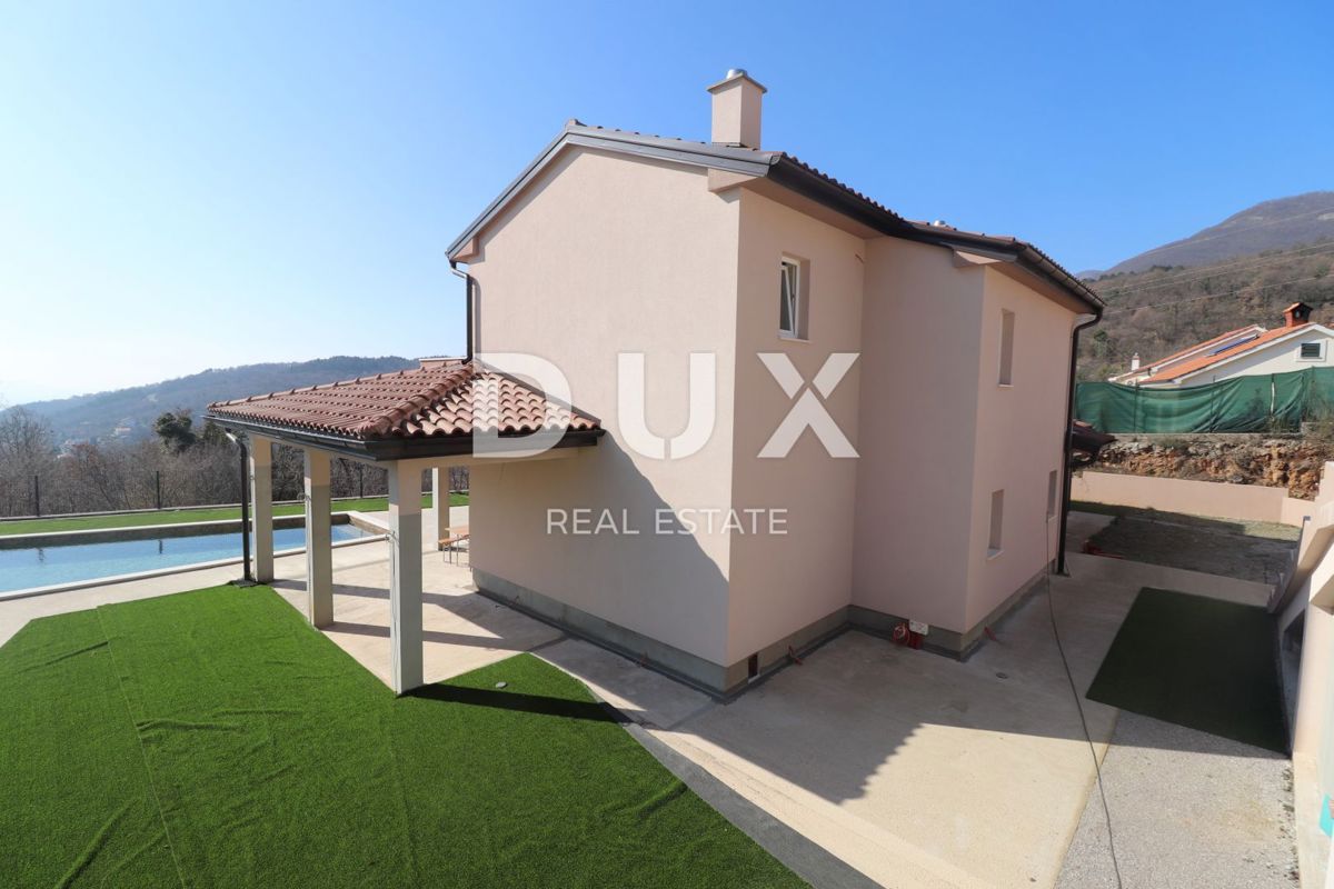 OPATIJA, BREGI - Novozgrajena hiša z bazenom in pogledom na morje