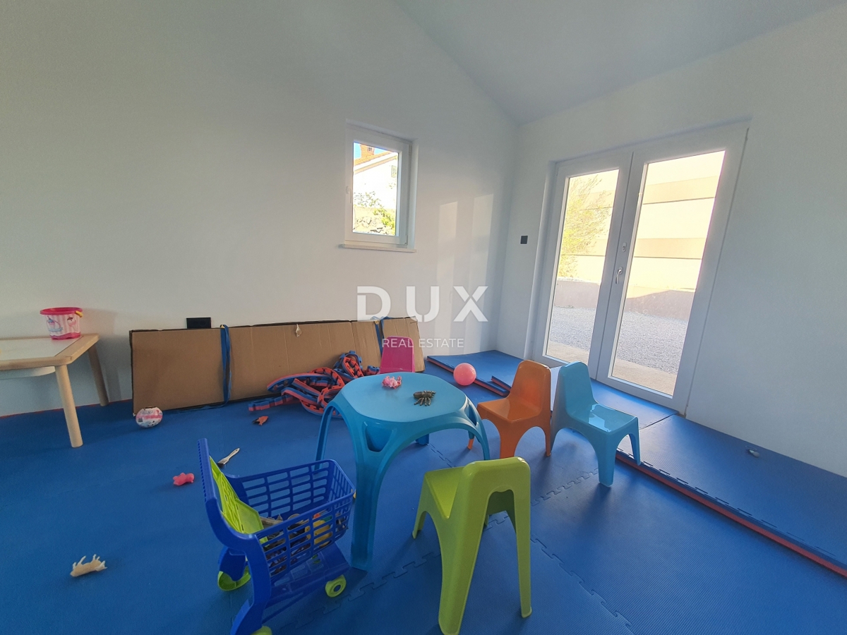 OPATIJA, BREGI - Novozgrajena hiša z bazenom in pogledom na morje