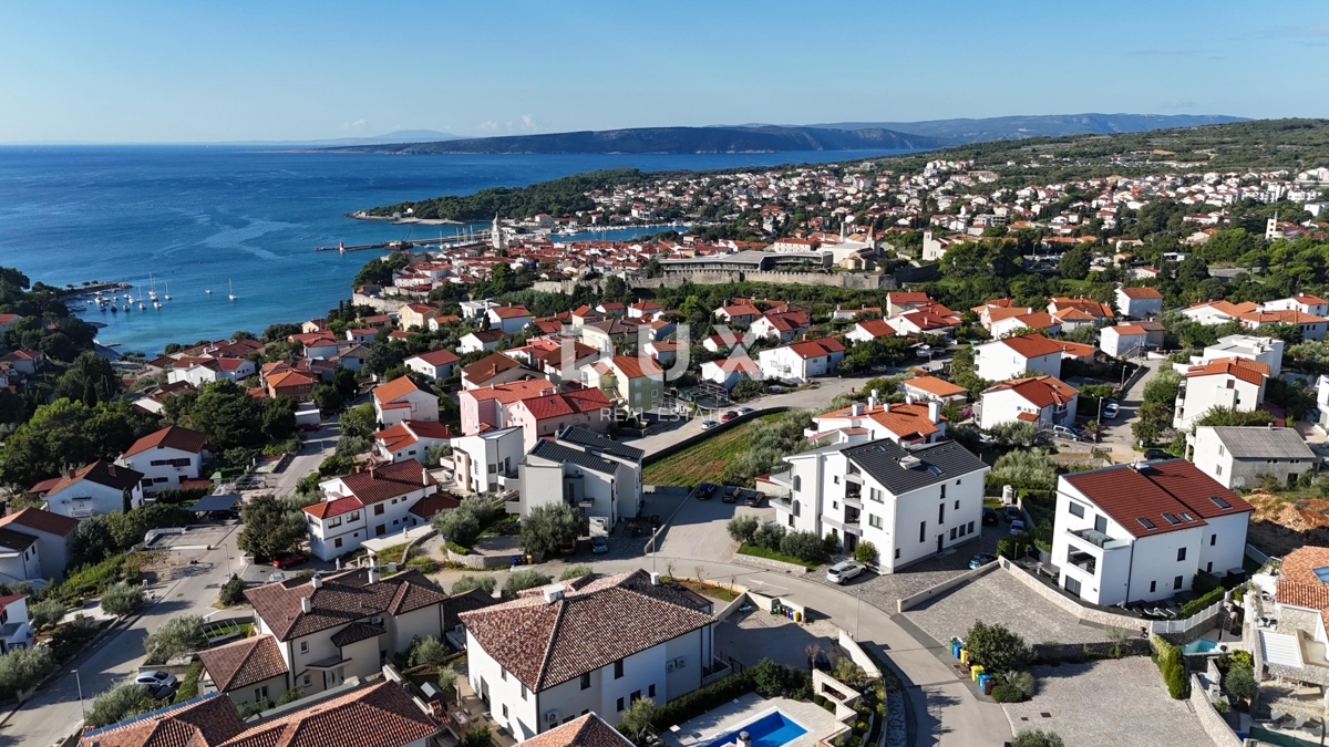 OTOK KRK, MESTO KRK - Gradbeno zemljišče 754 m2 v bližini morja