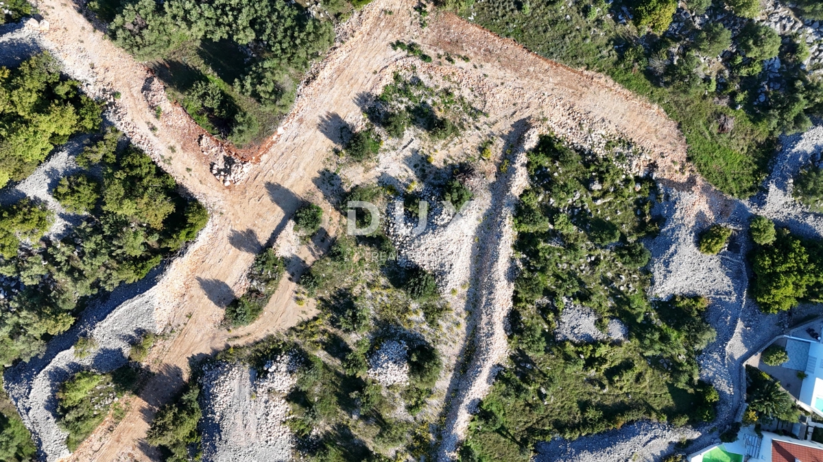 OTOK KRK, MESTO KRK - Gradbeno zemljišče 754 m2 v bližini morja