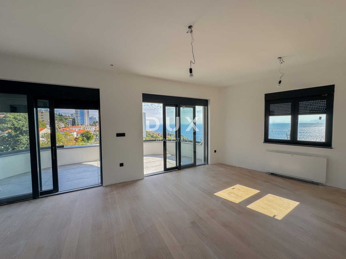 RIJEKA, KANTRIDA - 136 m2 veliko stanovanje v luksuzni novogradnji le 250 metrov od morja z garažo in panoramskim pogledom na morje