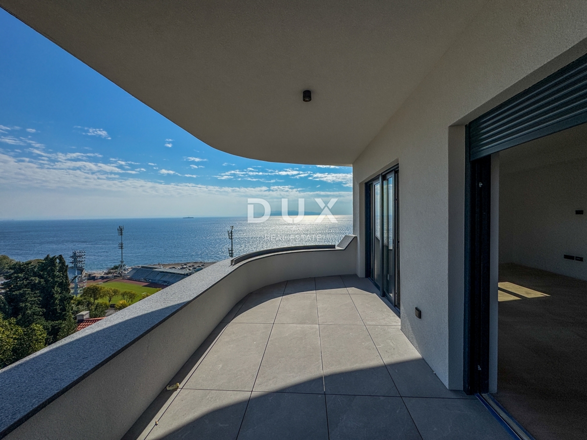 RIJEKA, KANTRIDA - 136 m2 veliko stanovanje v luksuzni novogradnji le 250 metrov od morja z garažo in panoramskim pogledom na morje