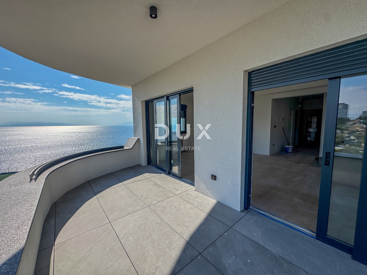 RIJEKA, KANTRIDA - 136 m2 veliko stanovanje v luksuzni novogradnji le 250 metrov od morja z garažo in panoramskim pogledom na morje