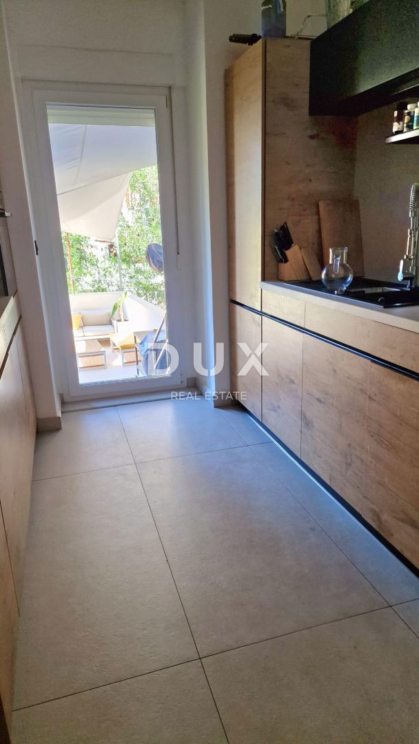 RIJEKA, CENTER - opremljeno 2-sobno stanovanje + dnevna soba s teraso